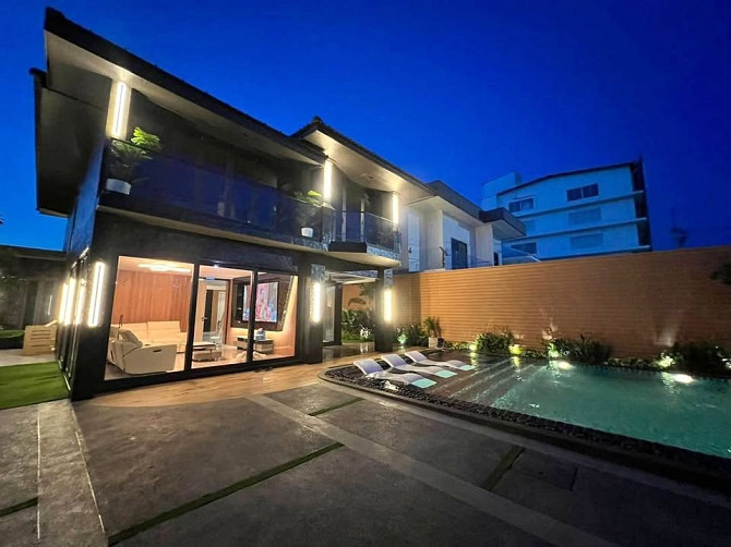 7 Bedroom Pool Villa for Sale in Jomtien Pattaya - photo 1