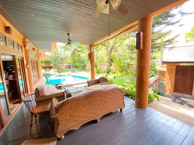 4 Bedroom Pool Villa for Sale in Na-Jomtien Pattaya - photo 2