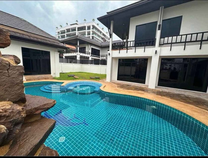 4 Bedroom Pool Villa for Sale in Pratumnak Pattaya - photo 2