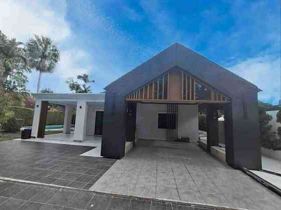 4 Bedroom Pool Villa for Sale in Pattaya Pattaya