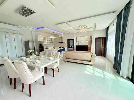 4 Bedroom Pool Villa for Sale in Pattaya Pattaya