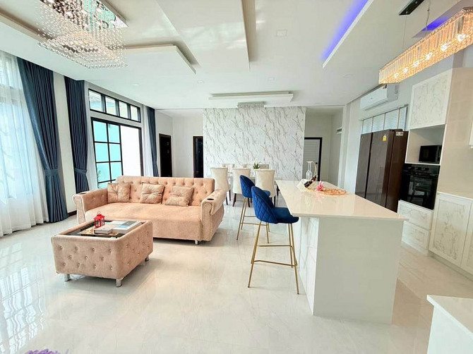 4 Bedroom Pool Villa for Sale in Pattaya Pattaya - photo 9