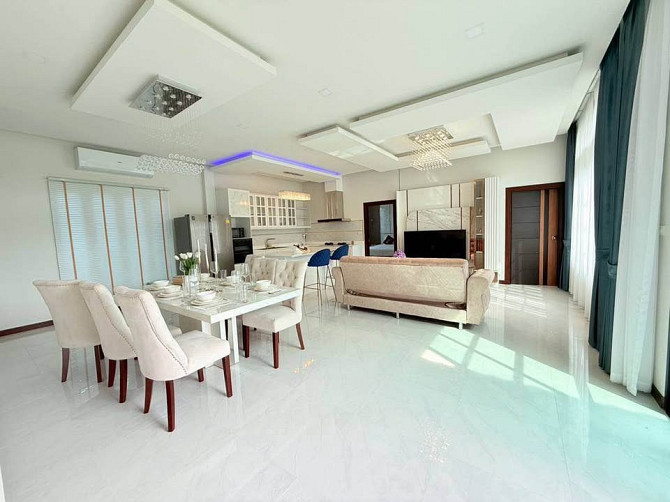 4 Bedroom Pool Villa for Sale in Pattaya Pattaya - photo 12