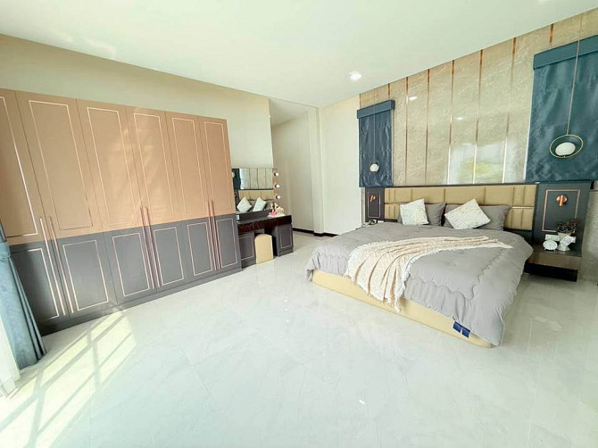 4 Bedroom Pool Villa for Sale in Pattaya Pattaya - photo 10