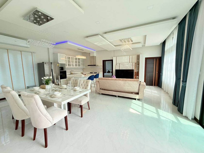 4 Bedroom Pool Villa for Sale in Pattaya Pattaya - photo 4