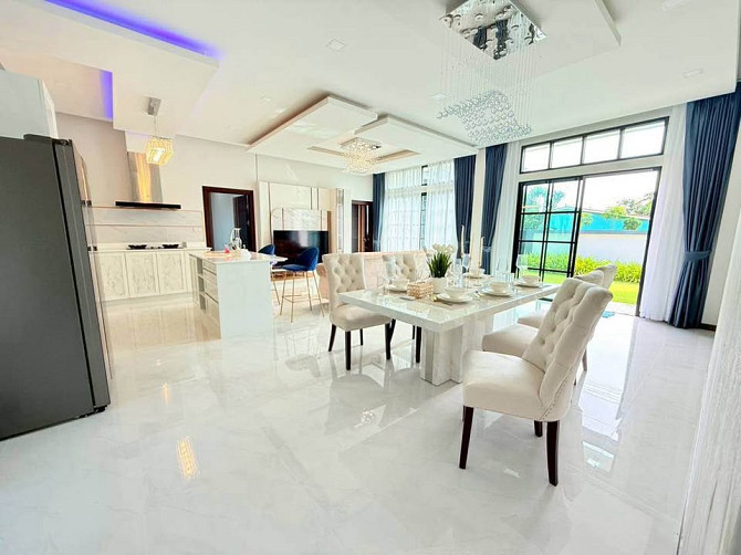 4 Bedroom Pool Villa for Sale in Pattaya Pattaya - photo 5