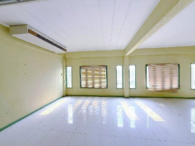 3-Story Commercial Building for Rent, 6 Beds Pattaya - photo 3