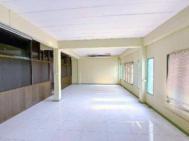 3-Story Commercial Building for Rent, 6 Beds Pattaya - photo 6