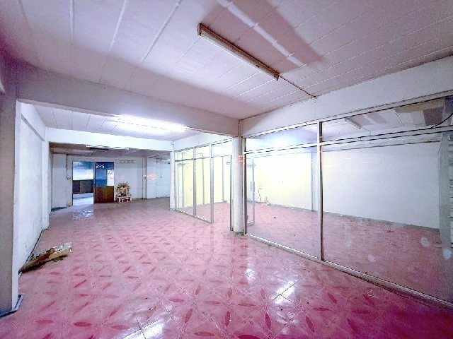 3-Story Commercial Building for Rent, 6 Beds Pattaya - photo 7