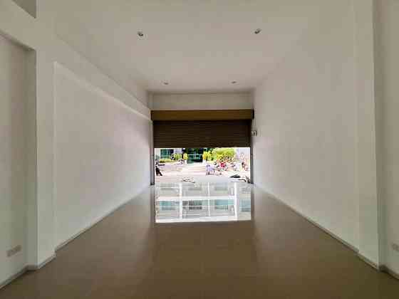 Retail Space for Rent on Phra Tamnak Road Pattaya