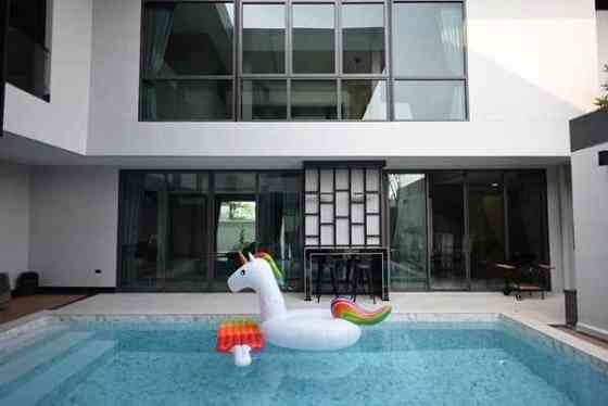 6 Bedroom Pool Villa for Rent in Pattaya Pattaya