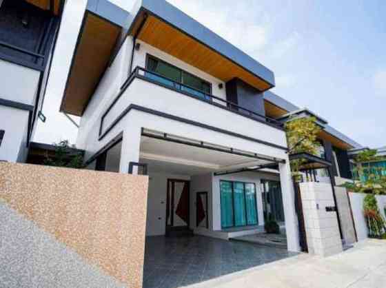 6 Bedroom Pool Villa for Rent in Pattaya Pattaya