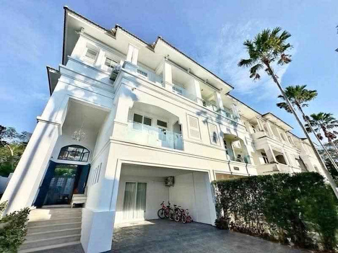 5 Bedroom Pool Villa for Sale in Wongamat Pattaya - photo 1