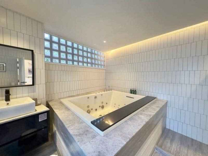 5 Bedroom Pool Villa for Sale in Wongamat Pattaya - photo 18