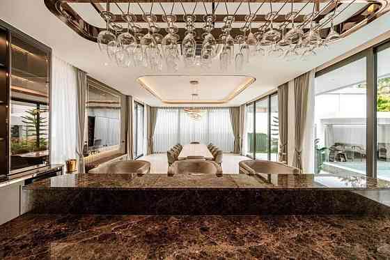 6 Bedroom Pool Villa for Sale in Jomtien Beach Pattaya
