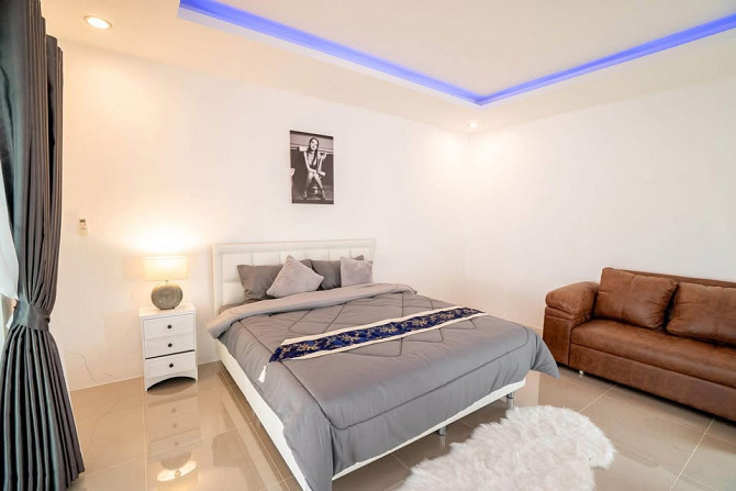 6 Bed Pool Villa for Sale with Lake View Pattaya - photo 4