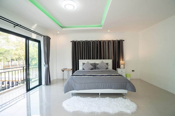 6 Bed Pool Villa for Sale with Lake View Pattaya - photo 17