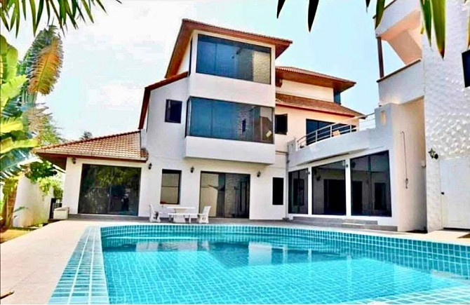 6 Bedroom Pool Villa for Rent in Pattaya Pattaya - photo 1