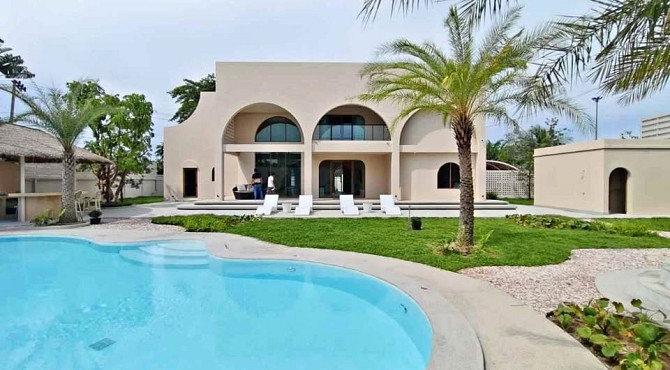4 Bedroom Pool Villa for Sale in Pattaya Pattaya - photo 1
