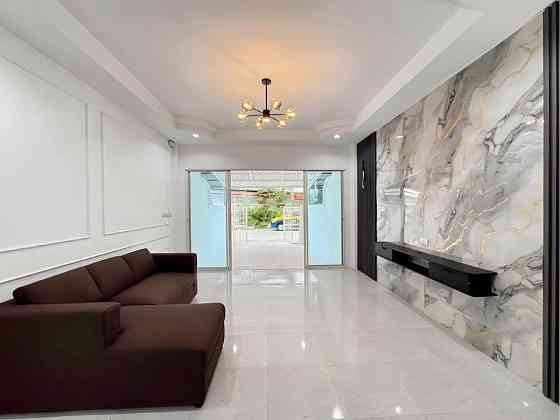 2 Bedroom Townhouse for Sale in Nong Pla Lai Pattaya