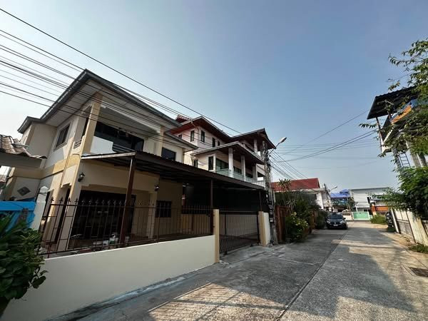 4 Bedroom House for Long Term Rent in South Pattaya Pattaya - photo 2