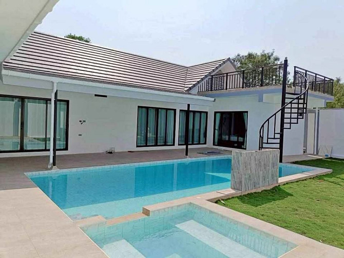 4 Bedroom Pool Villa for Rent in Pattaya Pattaya - photo 1