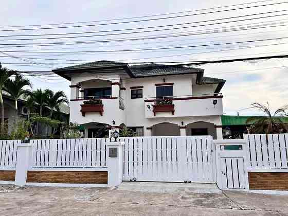 5 Bedroom Pool Villa for Rent in Soi Nern พัทยา
