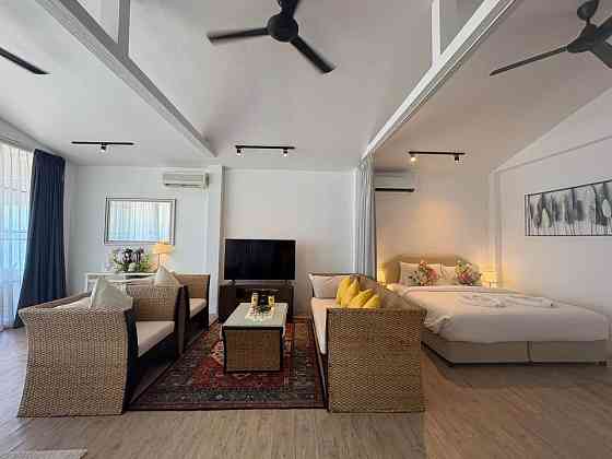 1 Bedroom Beachfront Villa for Long Term Rent สมุย