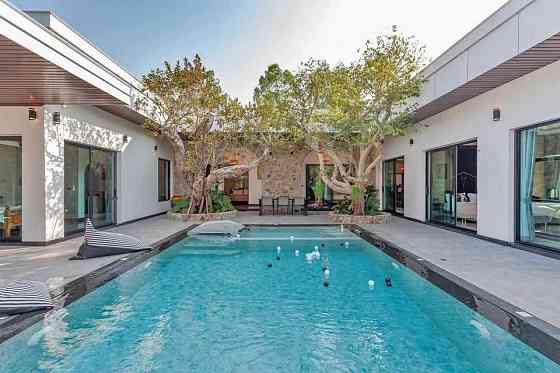 5 Bedroom Pool Villa for Rent in Pattaya พัทยา