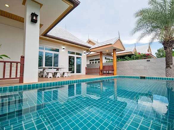 6 Bedroom Pool Villa for Rent in Chaiyaphruek 2 Pattaya - photo 1
