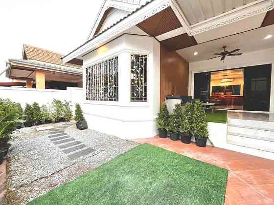 4 Bedroom Pool Villa for Rent in Royal Green Park Pattaya
