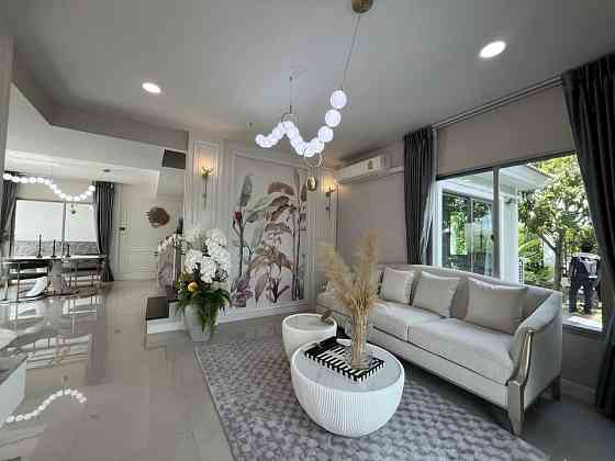 4 Bedroom Pool Villa for Rent in Pattaya พัทยา