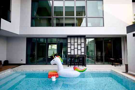 6 Bedroom Pool Villa for Rent in Pattaya Pattaya