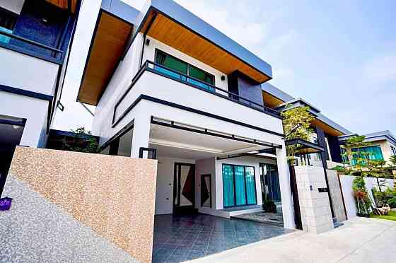 6 Bedroom Pool Villa for Rent in Pattaya Pattaya
