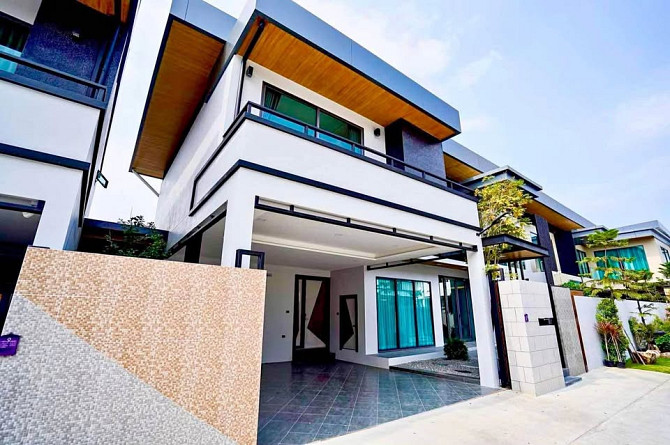 6 Bedroom Pool Villa for Rent in Pattaya Pattaya - photo 1