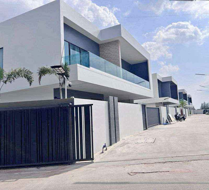6 Bedroom Pool Villa for Rent in Pattaya Pattaya - photo 1
