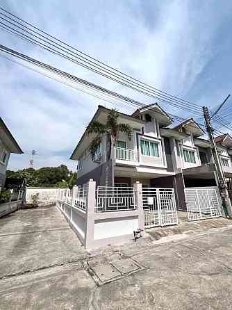 3 Bedroom Townhome for Rent in Pattaya พัทยา