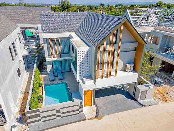 4 Bedroom Pool Villa for Rent in Maenam Pattaya