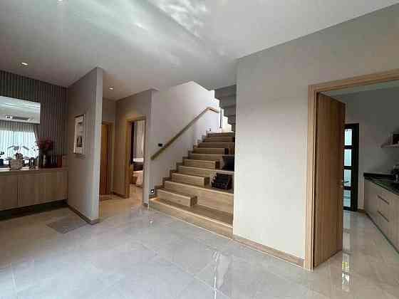 4 Bedroom Pool Villa for Rent in Maenam Pattaya
