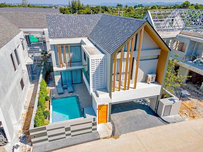 4 Bedroom Pool Villa for Rent in Maenam Pattaya - photo 1