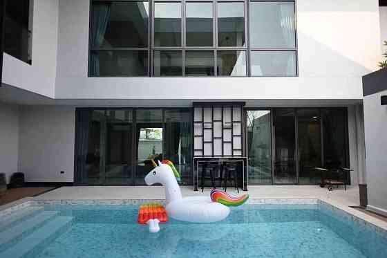 6 Bedroom Pool Villa for Rent in Pattaya พัทยา