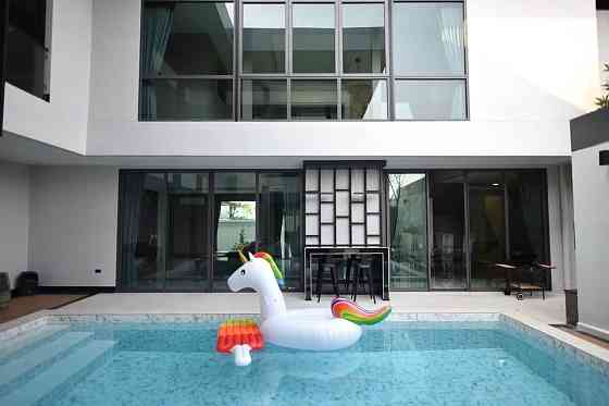 6 Bedroom Pool Villa for Rent in Pattaya Pattaya