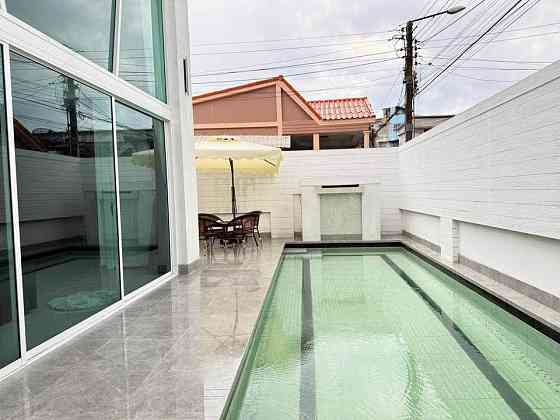 4 Bedroom Pool Villa for Rent in Suksabai พัทยา