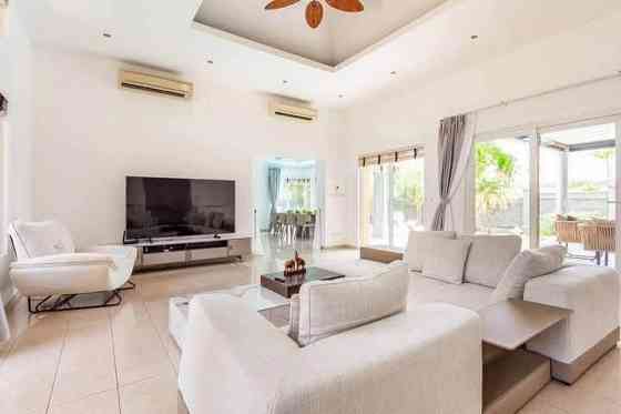 4 Bedroom Pool Villa for Rent in Pattaya Pattaya