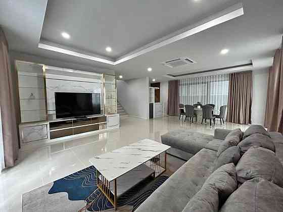 3 Bedroom Pool Villa for Rent in Maenam Pattaya