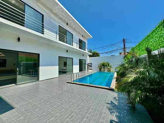 6 Bedroom Pool Villa for Rent in Pratumnak Pattaya