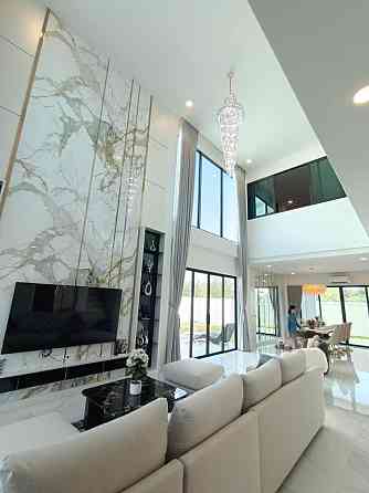 6 Bedroom Pool Villa for Rent in Pattaya Pattaya