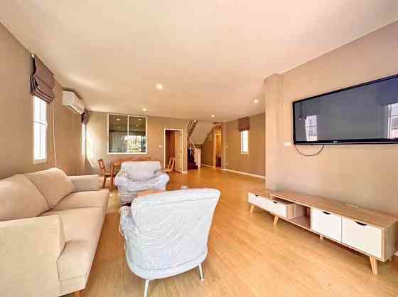 4 Bedroom Pool Villa for Rent in Pattaya พัทยา
