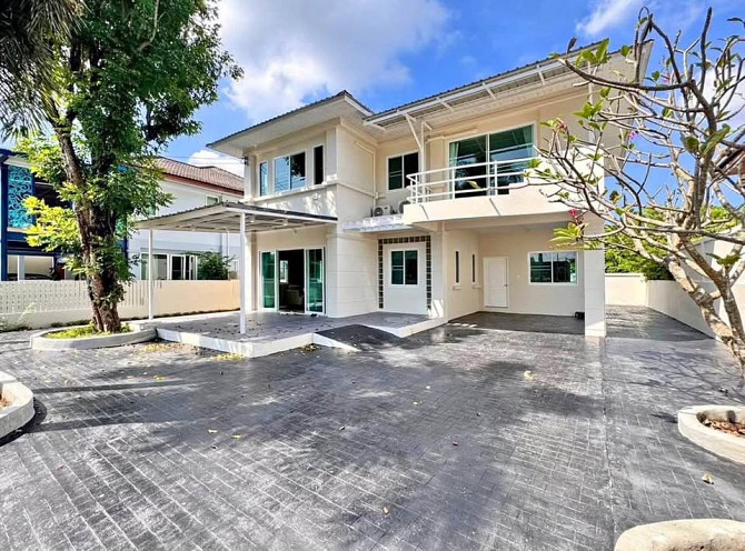 4 Bedroom Pool Villa for Rent in Pattaya Pattaya - photo 1