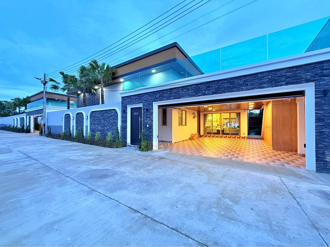 4 Bedroom Pool Villa for Rent in Pattaya Pattaya - photo 1